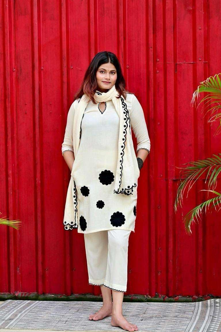 Cream Kurta Set with Black Appliqué & Dupatta | Elegant Cotton Ethnic Outfit for Women | Handmade Summer Kurti Pant Set
(BLACKLUXE CRAFTS) - BLACKLUXECRAFTS