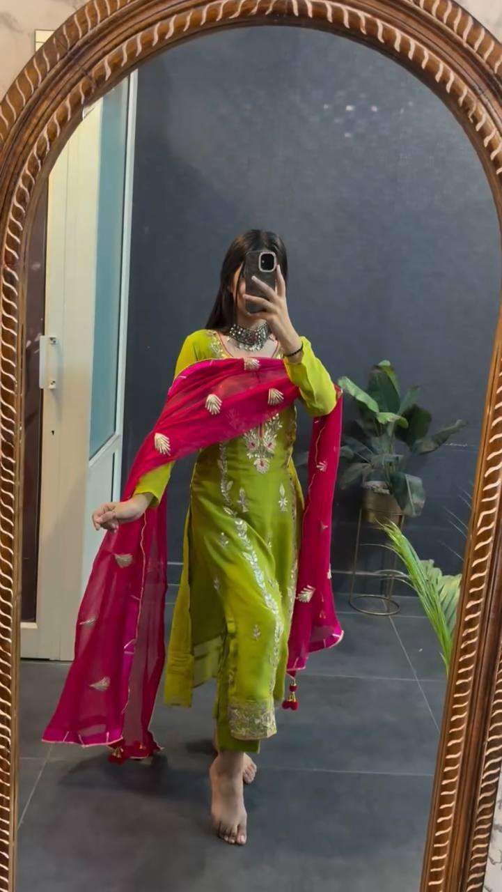 8fbf4d53-2127-4c2a-b7fb-7d846f03ecad