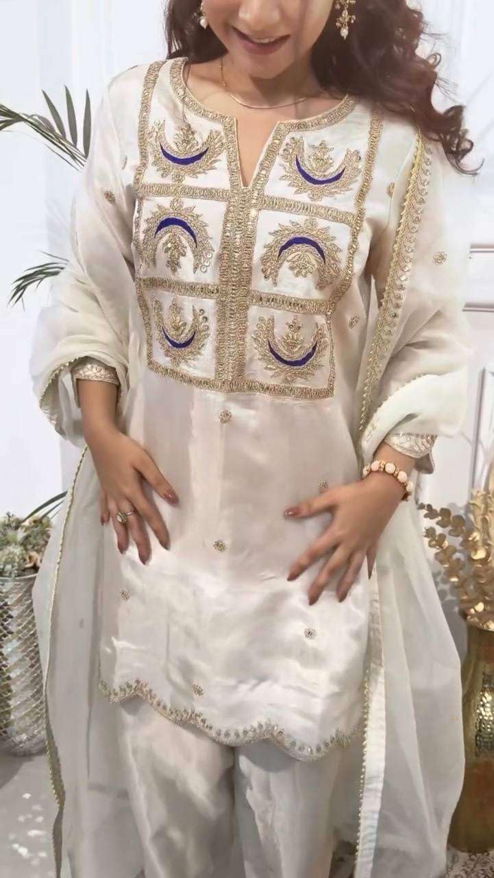 Off-White Embroidered Kurta Set with Dupatta – Elegant Festive & Party Wear Indian Outfit for Women
(BLACKLUXE CRAFTS) - BLACKLUXECRAFTS