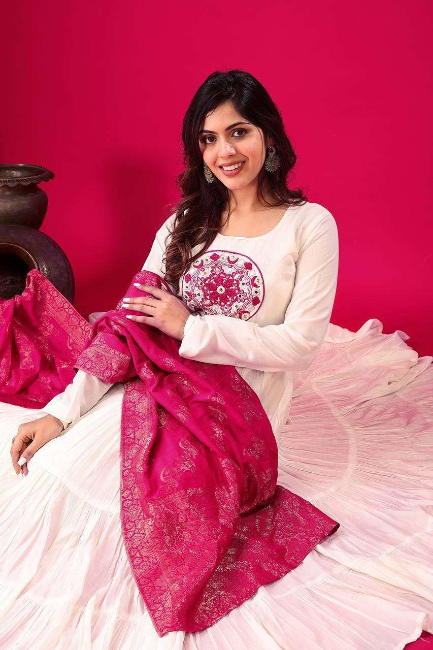 Anarkali Suit with Dupatta – Long Flared Ethnic Party Wear Dress for Women
(BLACKLUXE CRAFTS) - BLACKLUXECRAFTS