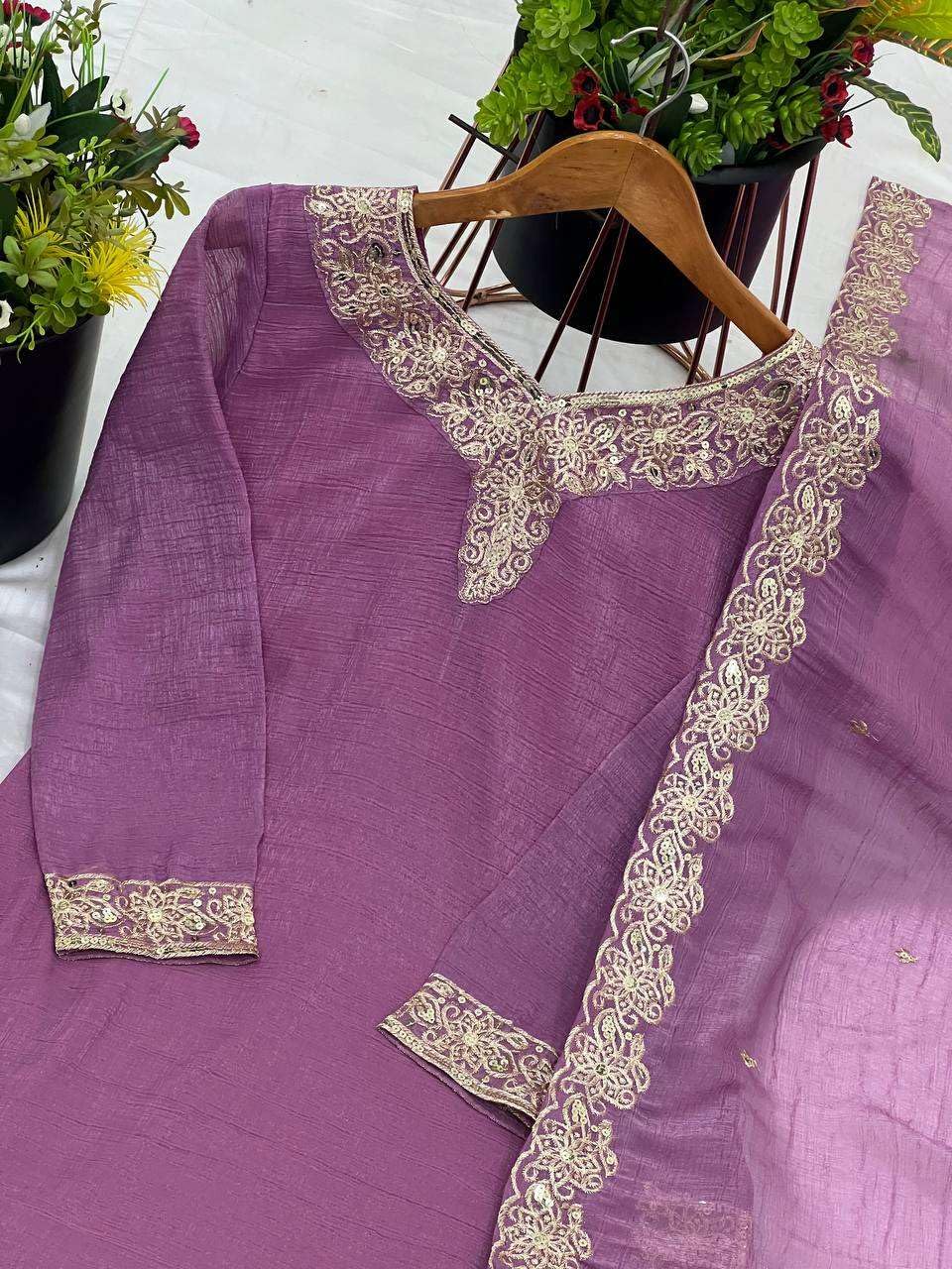 Organza Sharara Suit with Zari Embroidery & Lace Dupatta | Festive & Wedding Wear
(BLACKLUXE CRAFTS) - BLACKLUXECRAFTS