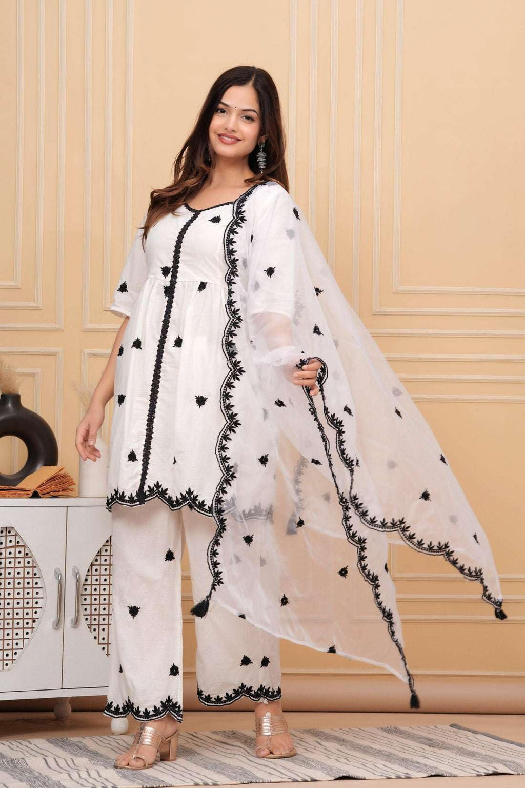 White & Black Embroidered Cotton Kurta Set with Dupatta | Ethnic Indian Women’s 3-Piece Suit
(BLACKLUXE CRAFTS) - BLACKLUXECRAFTS