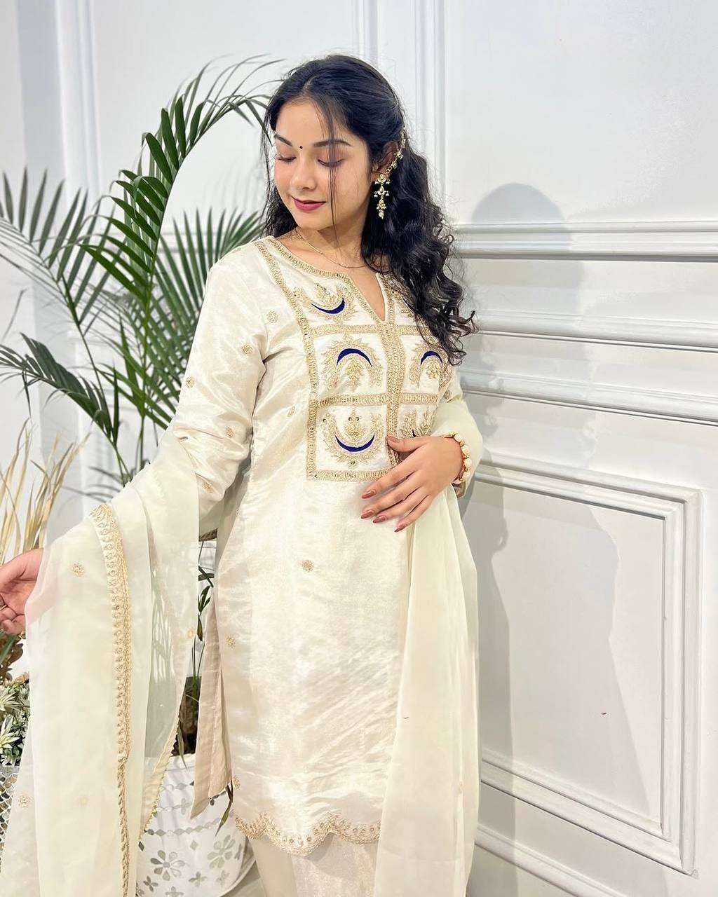 Off-White Embroidered Kurta Set with Dupatta – Elegant Festive & Party Wear Indian Outfit for Women
(BLACKLUXE CRAFTS) - BLACKLUXECRAFTS