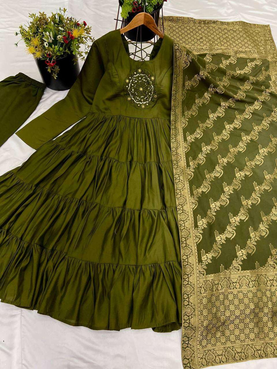 Anarkali Suit with Dupatta – Long Flared Ethnic Party Wear Dress for Women
(BLACKLUXE CRAFTS) - BLACKLUXECRAFTS