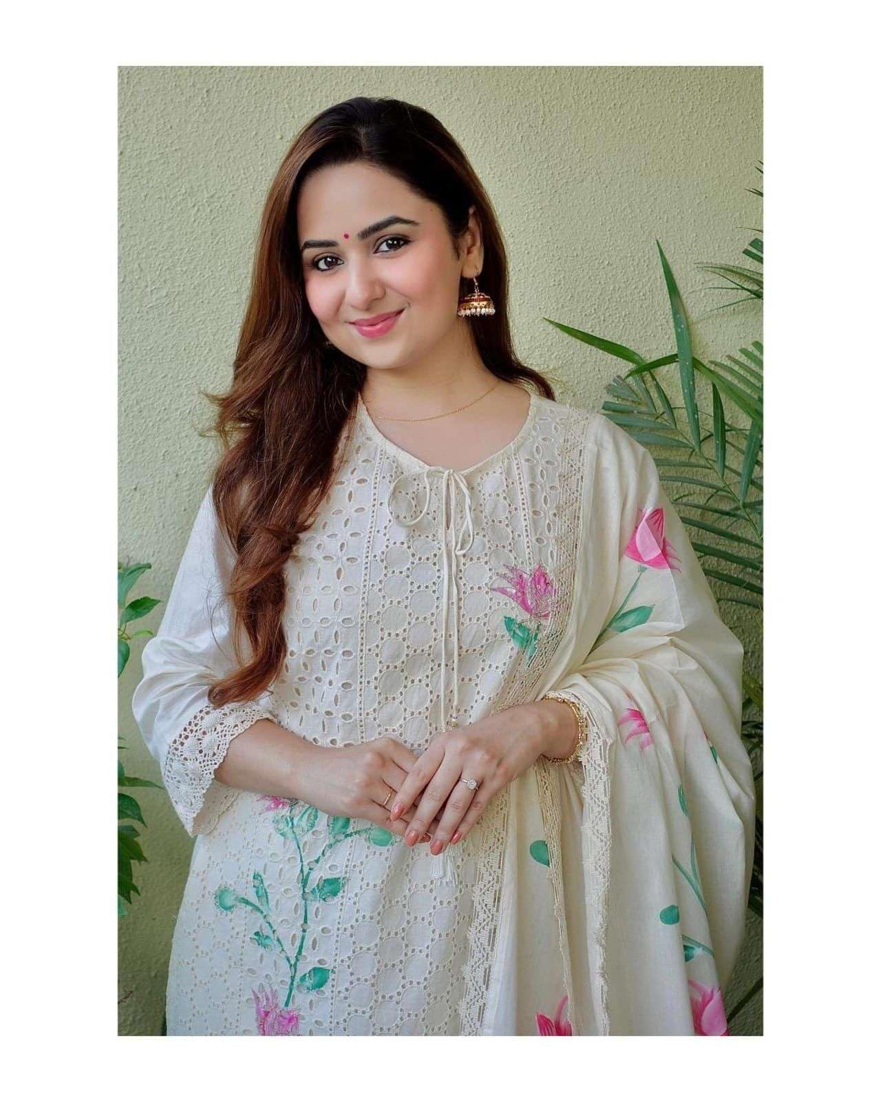 Women's Cotton Hand-Painted Chicken Shifli Straight Kurti With Pant and Mulmul Dupatta Set (BLACKLUXE CRAFTS) - BLACKLUXECRAFTS