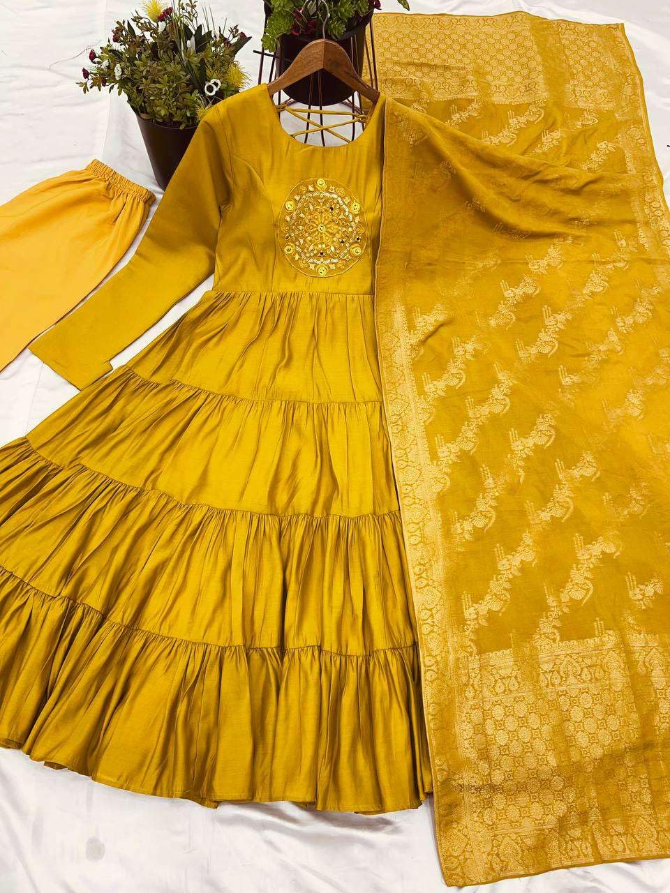 Anarkali Suit with Dupatta – Long Flared Ethnic Party Wear Dress for Women
(BLACKLUXE CRAFTS) - BLACKLUXECRAFTS