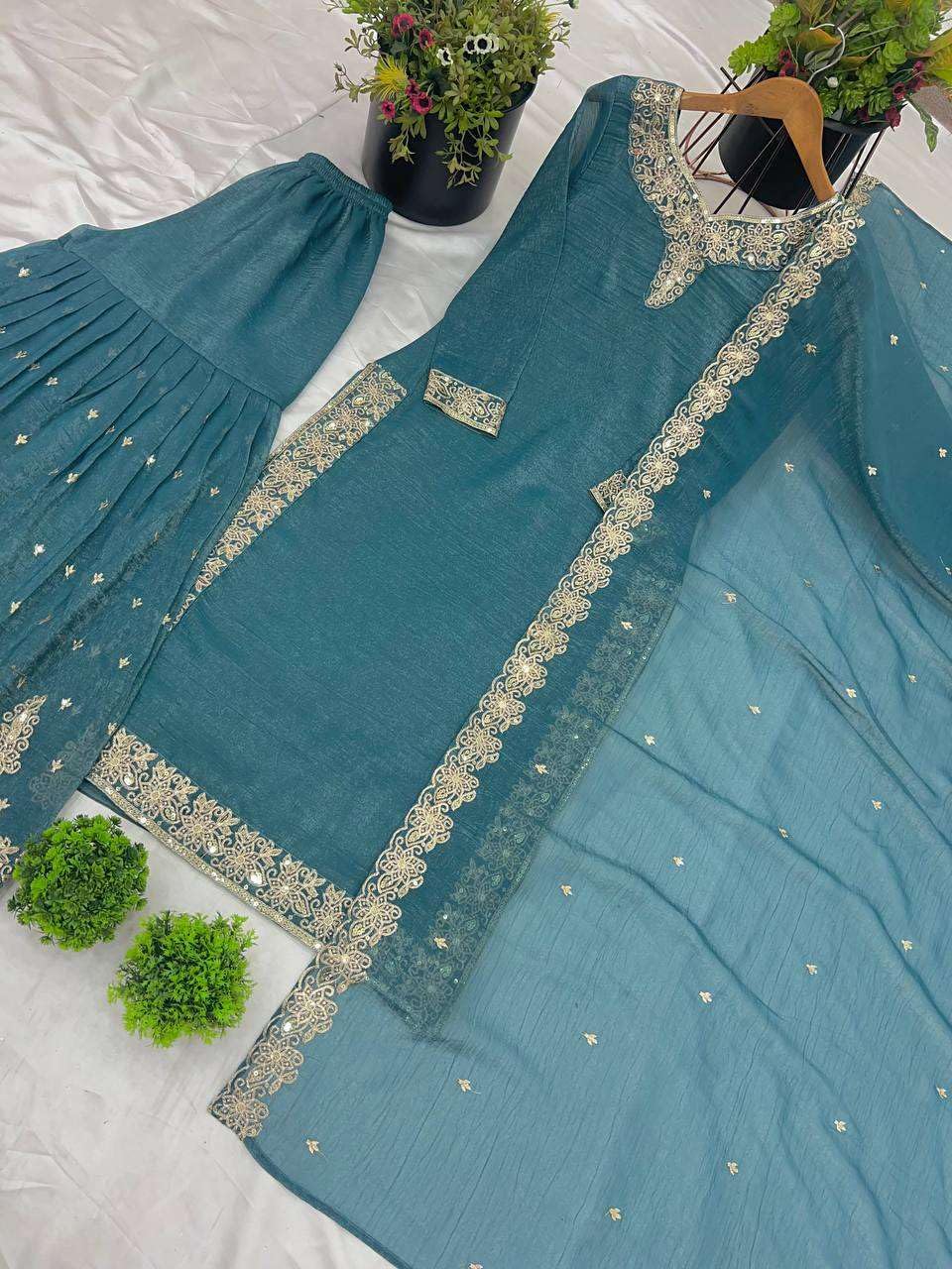 Organza Sharara Suit with Zari Embroidery & Lace Dupatta | Festive & Wedding Wear
(BLACKLUXE CRAFTS) - BLACKLUXECRAFTS