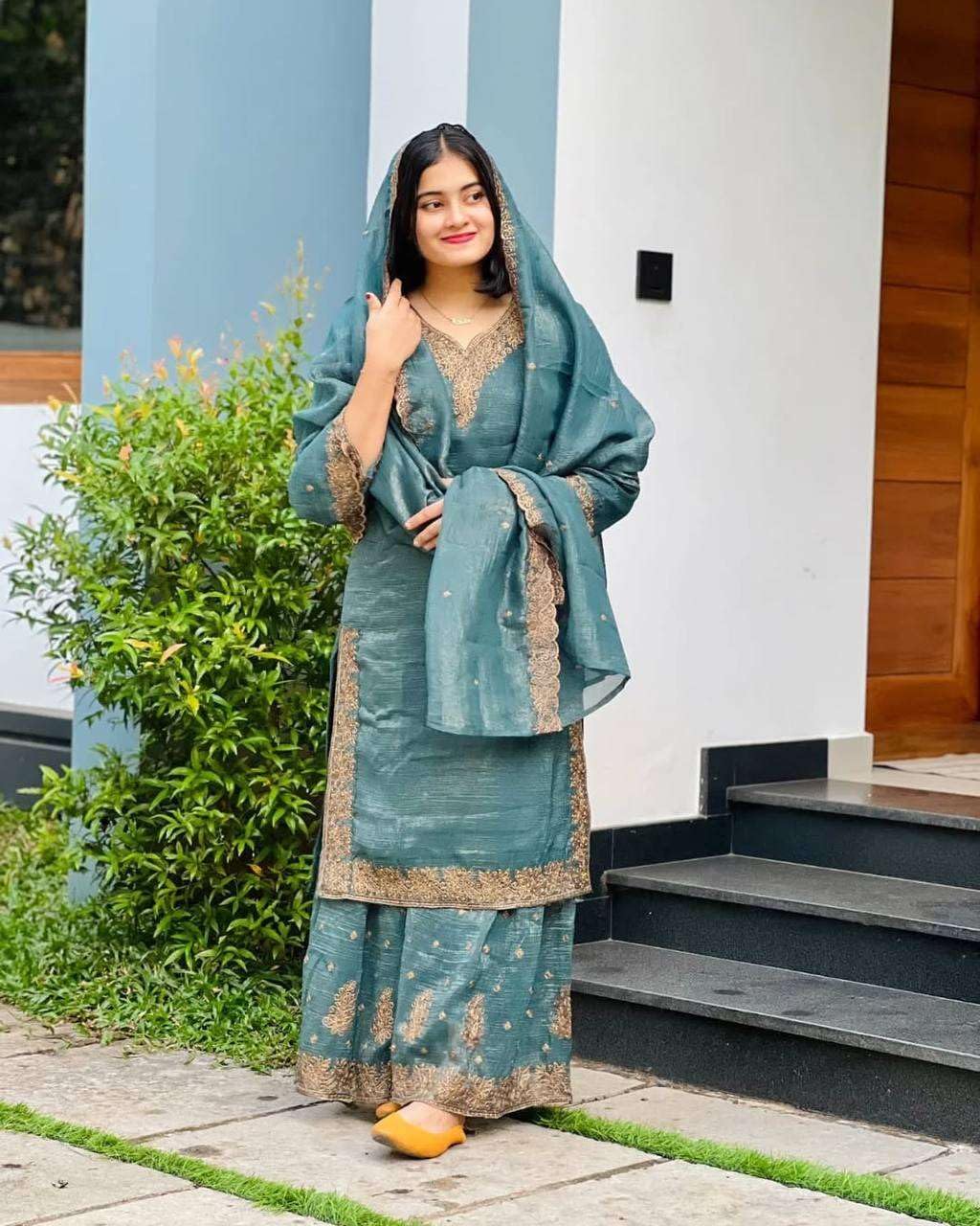Organza Sharara Suit with Zari Embroidery & Lace Dupatta | Festive & Wedding Wear
(BLACKLUXE CRAFTS) - BLACKLUXECRAFTS