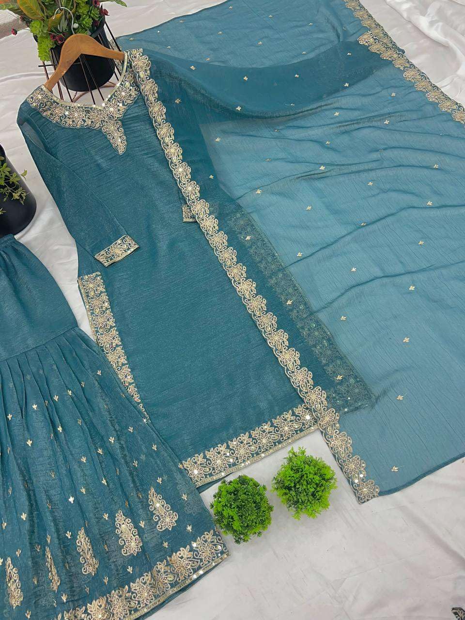 Organza Sharara Suit with Zari Embroidery & Lace Dupatta | Festive & Wedding Wear
(BLACKLUXE CRAFTS) - BLACKLUXECRAFTS