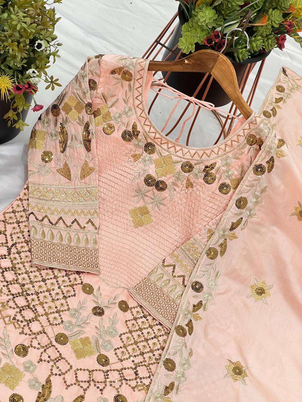 Peach Gold Embroidered Sharara Suit with Dupatta – Luxury Wedding Party Wear Indian Outfit for Women
(BLACKLUXE CRAFTS) - BLACKLUXECRAFTS