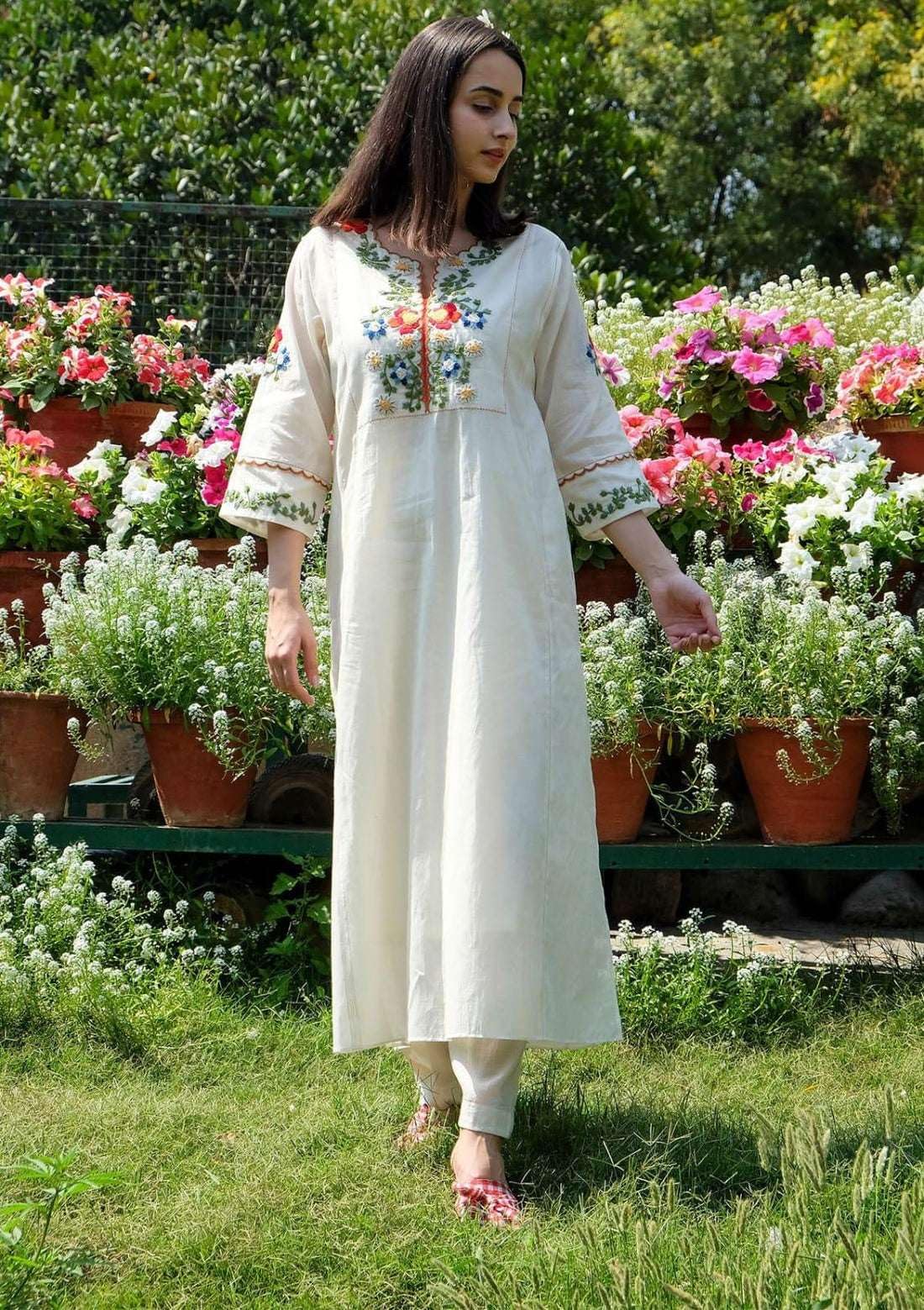 Cream Cotton Embroidered Kurta Set – Handcrafted Floral Ethnic Wear for Women with Pants
 (BLACKLUXE CRAFTS) - BLACKLUXECRAFTS