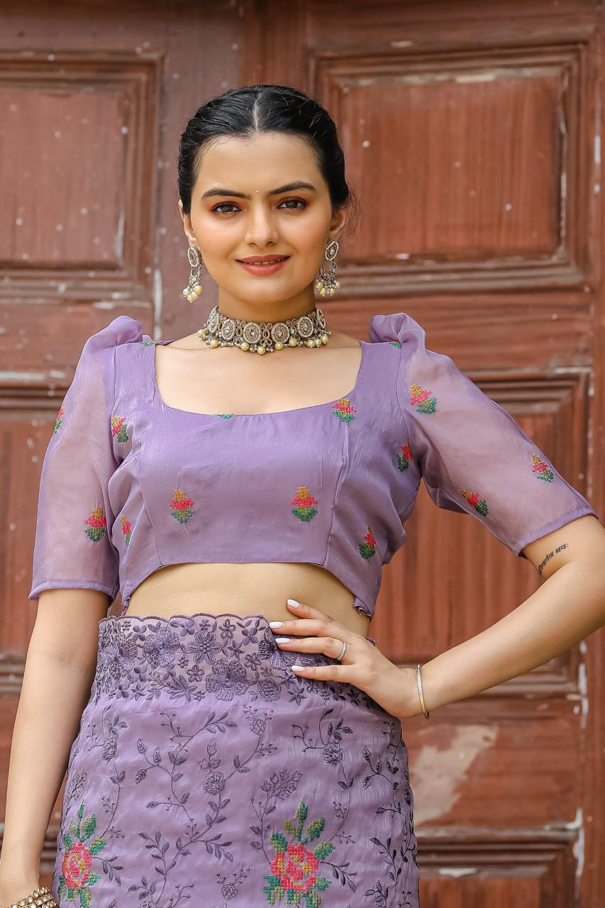 Handmade Lavender Embroidered Saree with Floral Detailing – Elegant Designer Indian Ethnic Wear for Women | Wedding & Party Wear (BLACKLUXE CRAFTS)