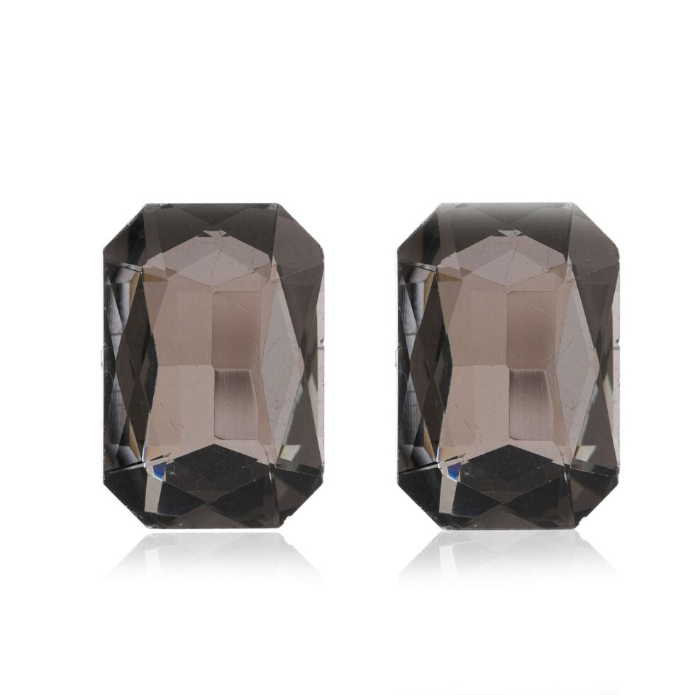 Smoky Crystal Rectangle Stud Earrings for Women – Elegant Faceted Gemstone Jewelry, Minimalist Statement Accessories
(BLACKLUXE CRAFTS) - BLACKLUXECRAFTS
