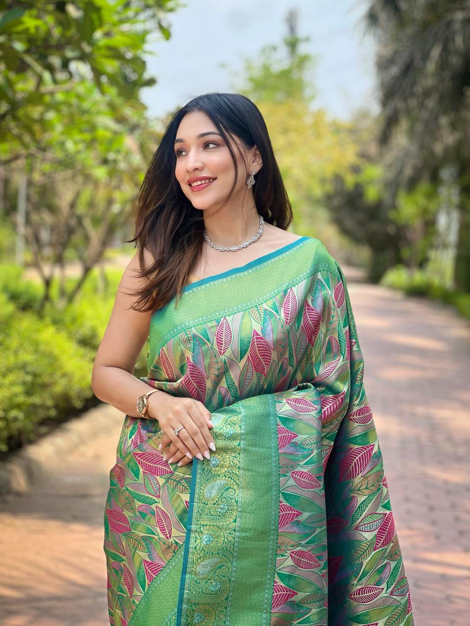 Handmade Green Banarasi Silk Saree with Pink Leaf Motifs & Golden Zari Border – Indian Traditional Wedding & Party Wear (BLACKLUXE CRAFTS)