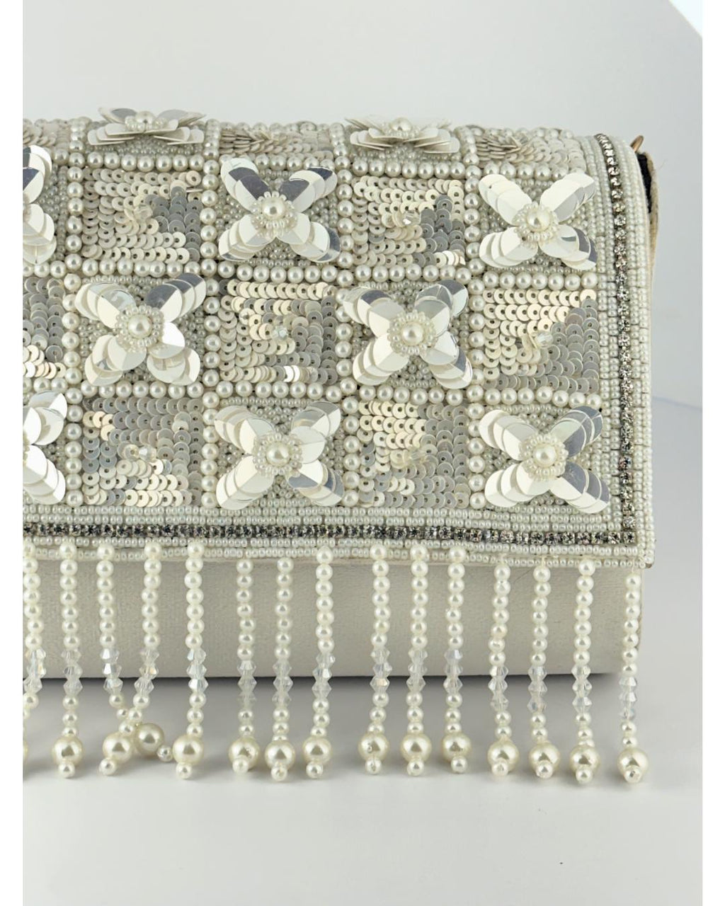 Luxury White Beaded Clutch Purse with Pearl Fringe & Sequin Floral Embellishments – Elegant Bridal & Evening Handbag for Weddings & Parties (BLACKLUXE CRAFTS)