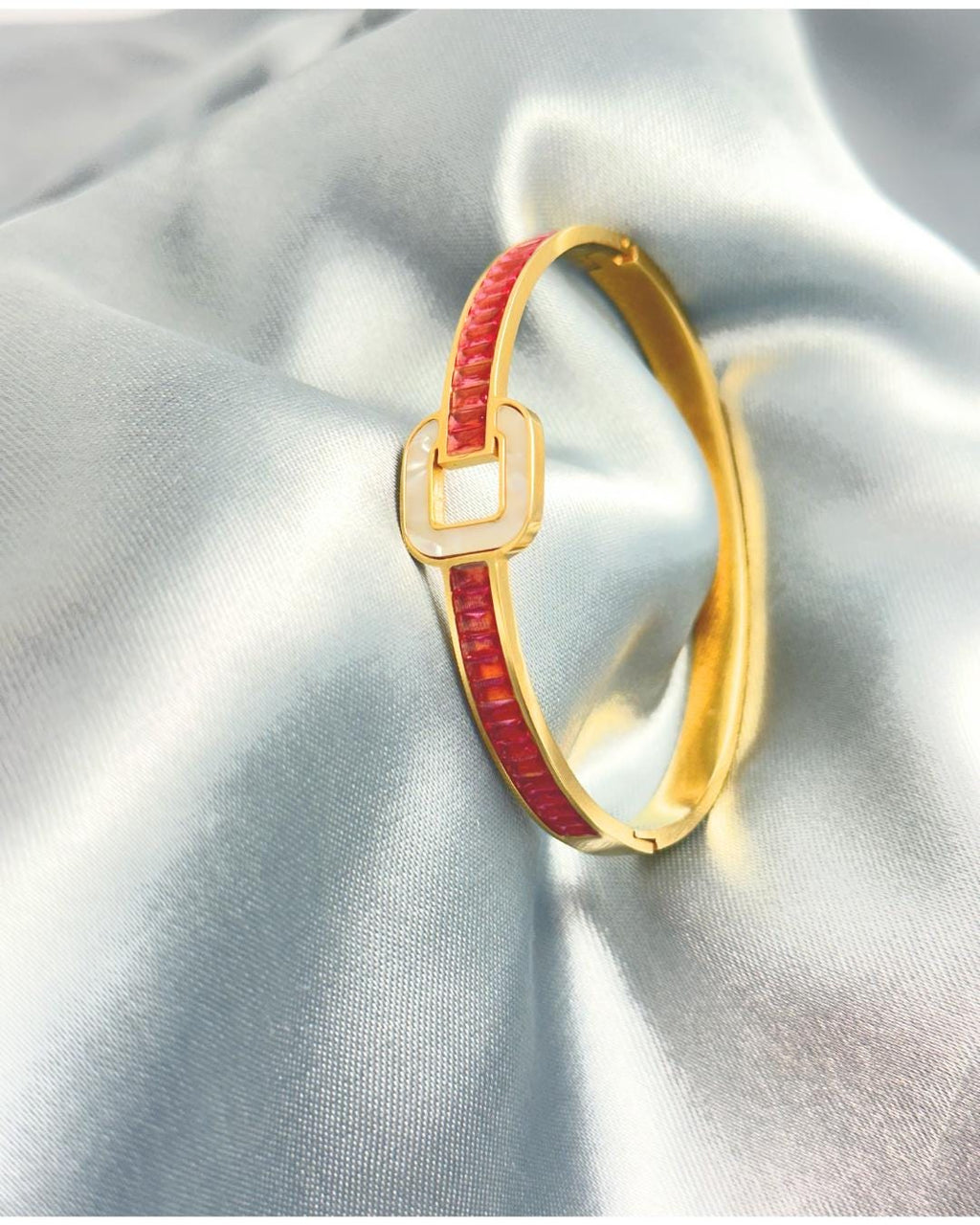 Elegant Gold-Plated Bangle Bracelet with Red Crystal Inlay and Buckle Design – Luxury Adjustable Fashion Jewelry for Women (BLACKLUXE CRAFTS)