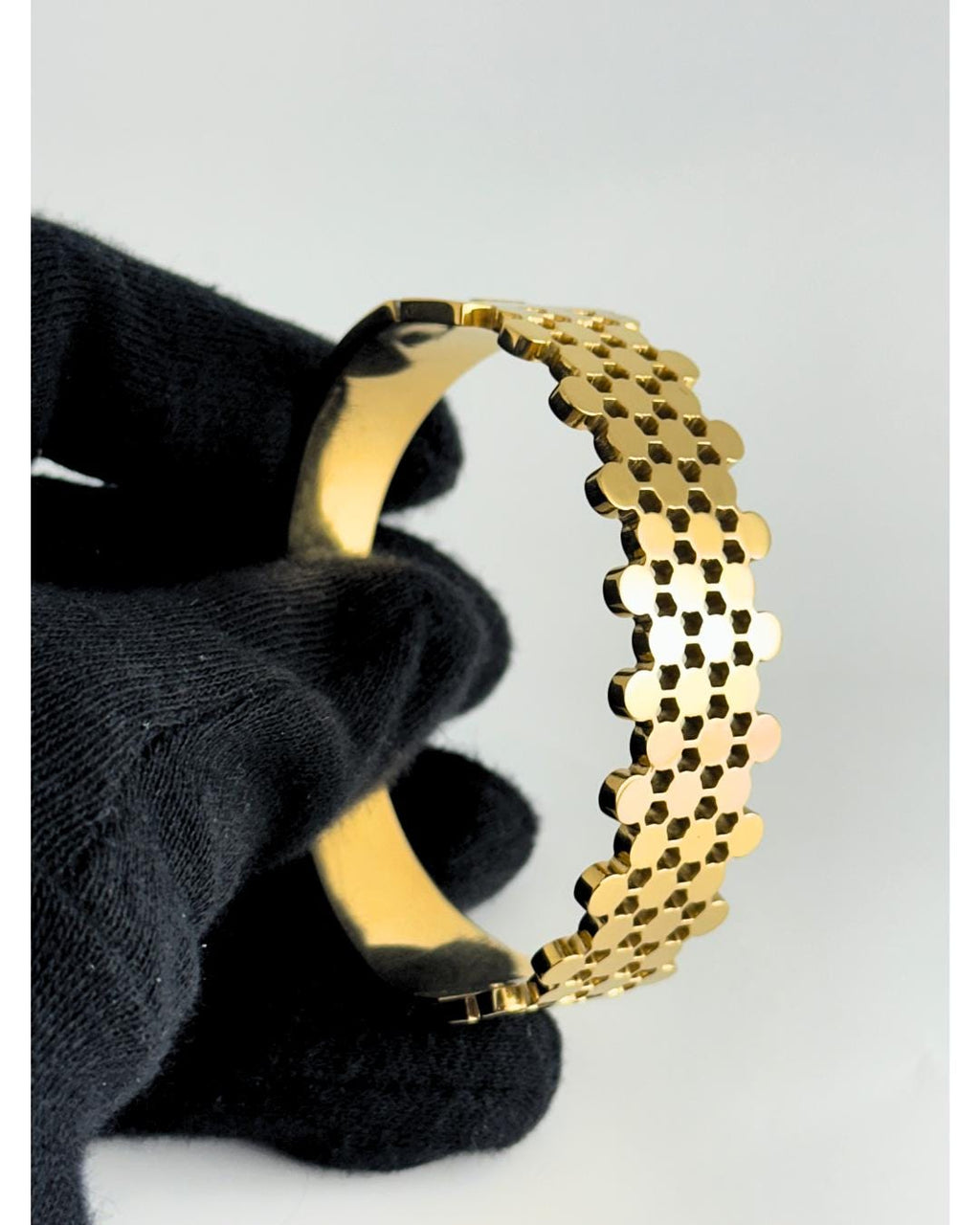 Luxury Gold-Plated Geometric Cuff Bracelet – Elegant Adjustable Bangle for Women’s Fashion & Special Occasions (BLACKLUXE CRAFTS)