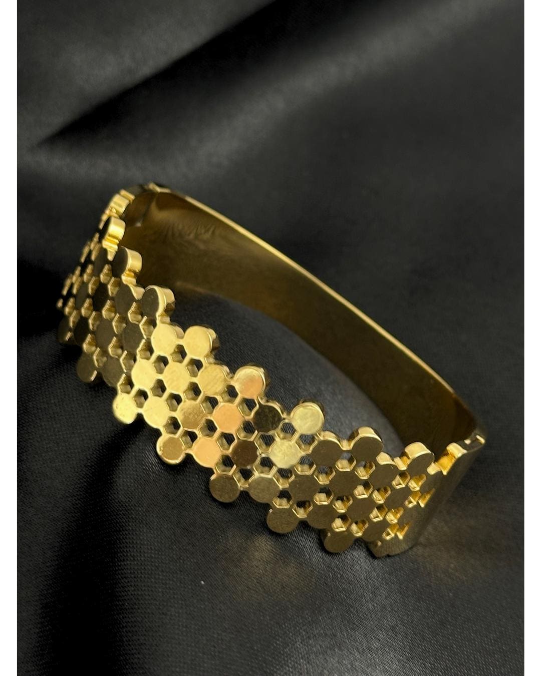 Luxury Gold-Plated Geometric Cuff Bracelet – Elegant Adjustable Bangle for Women’s Fashion & Special Occasions (BLACKLUXE CRAFTS)