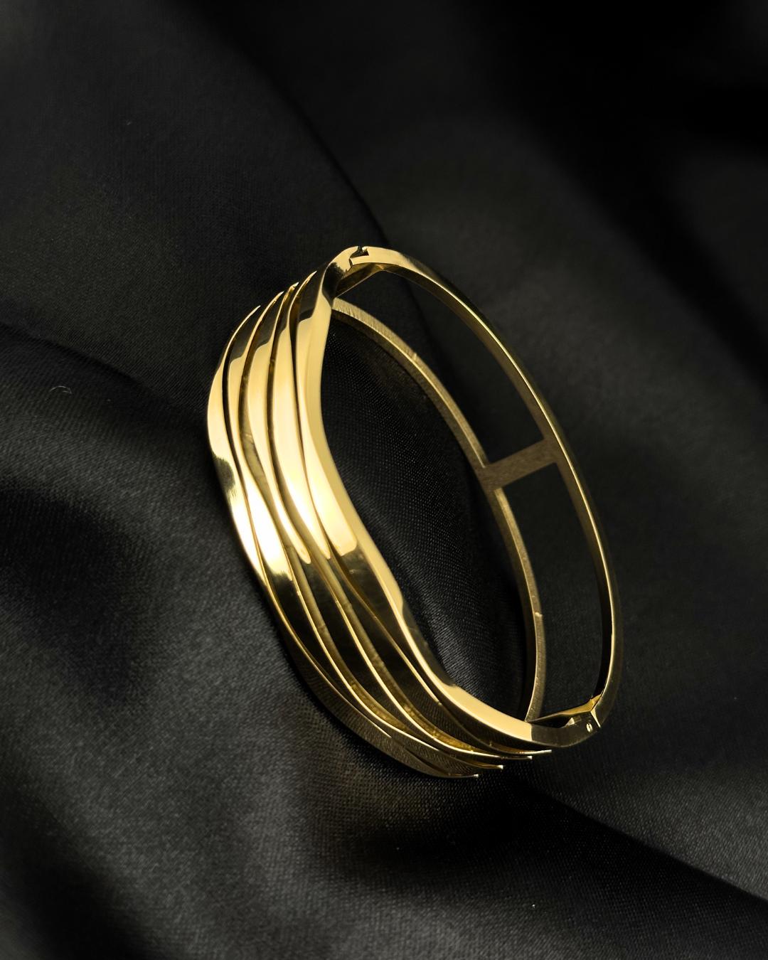 Elegant Gold-Plated Open Cuff Bracelet with Modern Wave Design – Minimalist Adjustable Bangle for Women’s Fashion & Everyday Wear (BLACKLUXE CRAFTS)