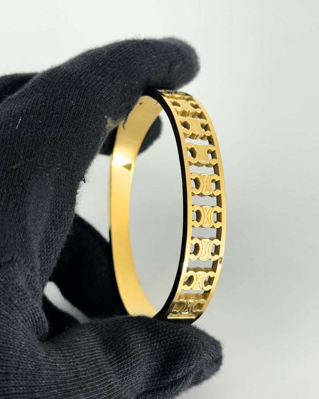 Elegant Gold-Plated Cutout Cuff Bracelet – Luxury Geometric Adjustable Bangle for Women’s Fashion & Special Occasions (BLACKLUXE CRAFTS)