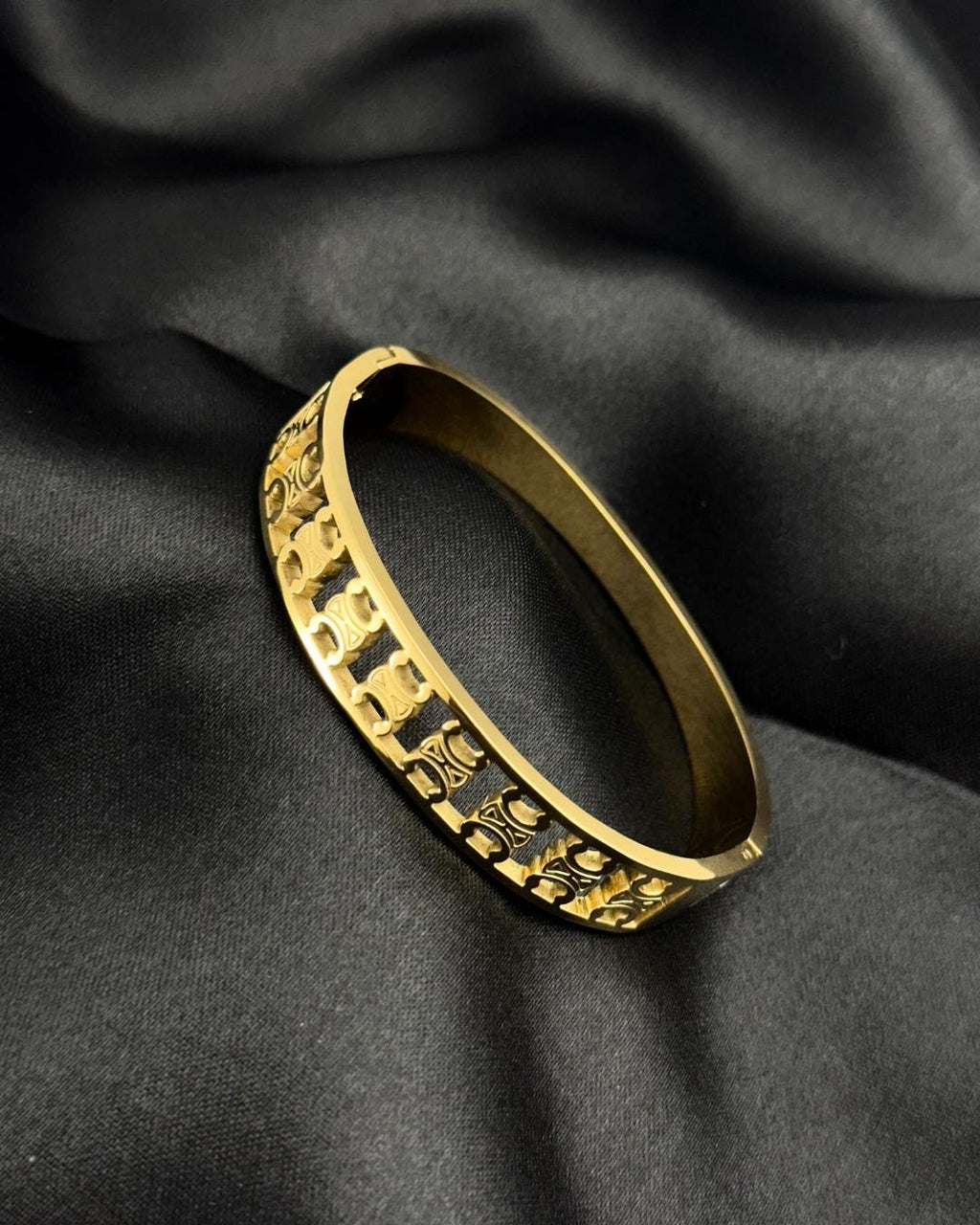 Elegant Gold-Plated Cutout Cuff Bracelet – Luxury Geometric Adjustable Bangle for Women’s Fashion & Special Occasions (BLACKLUXE CRAFTS)
