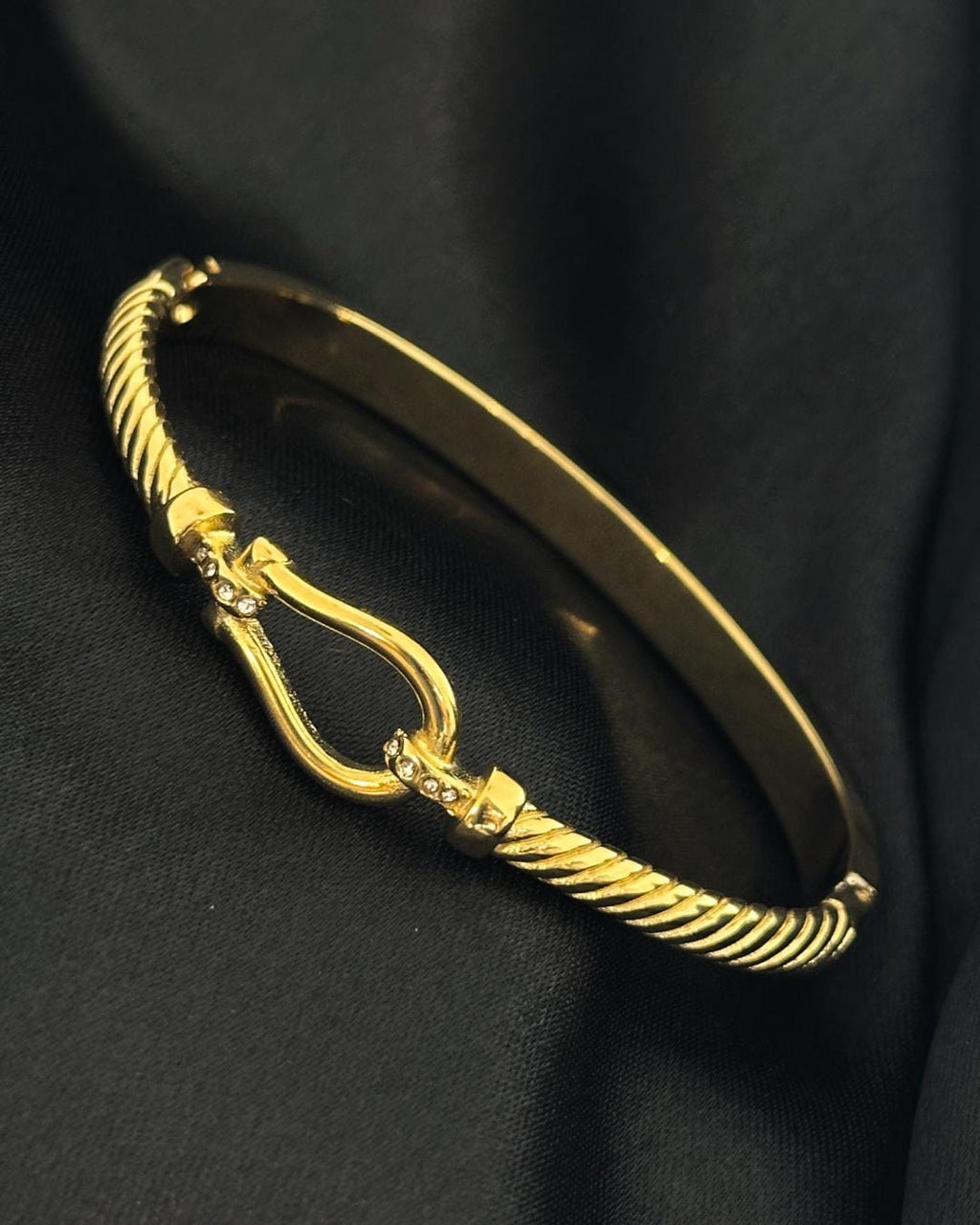 Elegant Gold-Plated Cuff Bracelet with Textured Rope Design – Minimalist Adjustable Bangle for Women’s Fashion & Everyday Wear (BLACKLUXE CRAFTS)