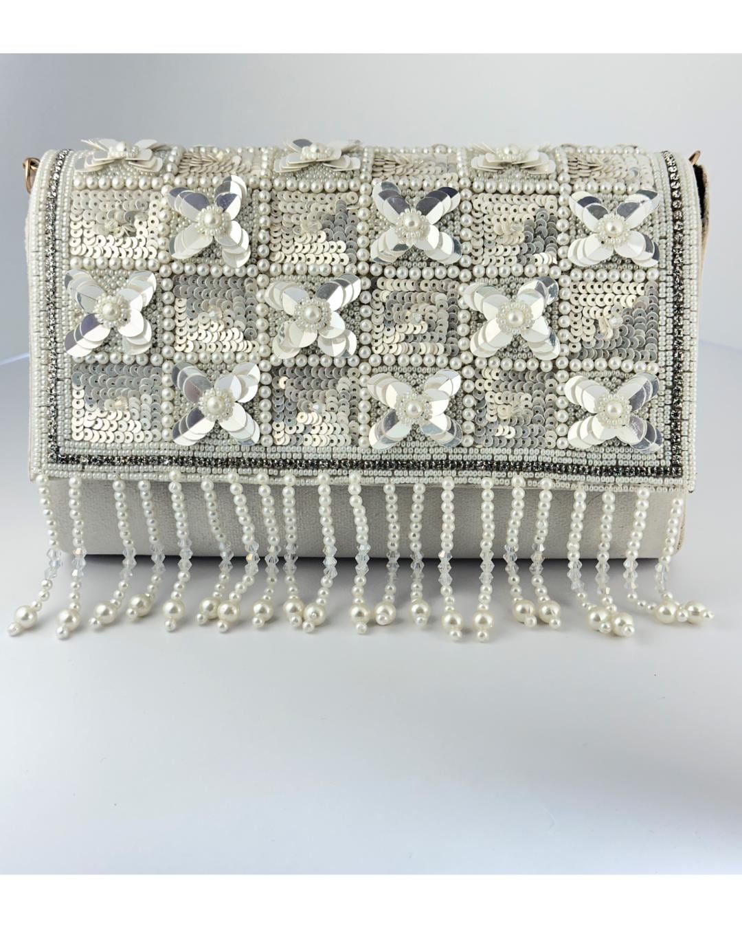 Luxury White Beaded Clutch Purse with Pearl Fringe & Sequin Floral Embellishments – Elegant Bridal & Evening Handbag for Weddings & Parties (BLACKLUXE CRAFTS)