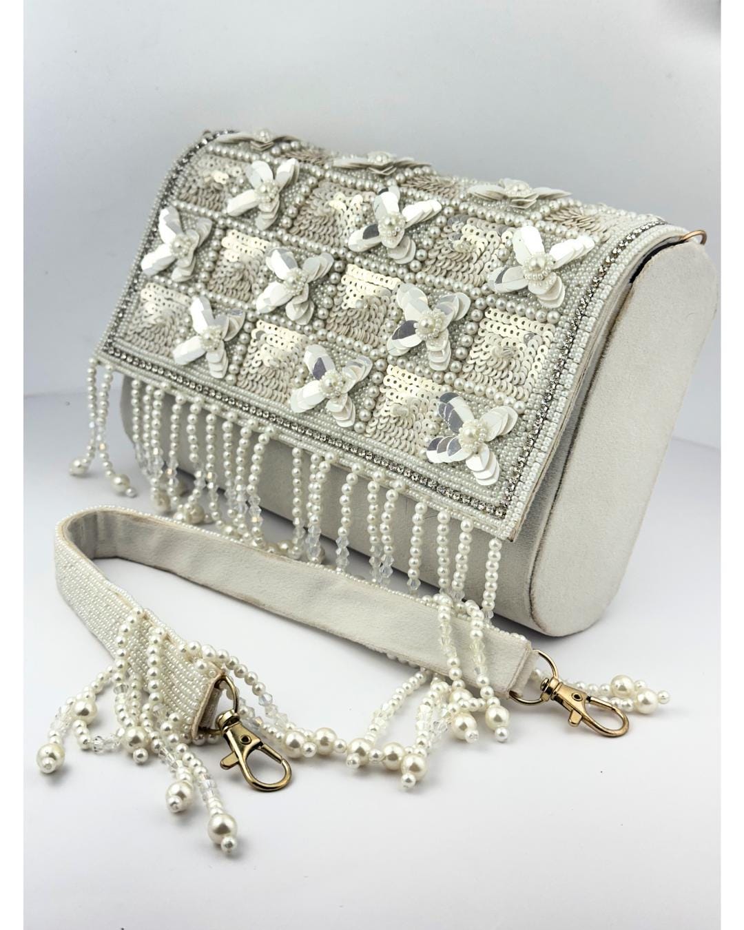 Luxury White Beaded Clutch Purse with Pearl Fringe & Sequin Floral Embellishments – Elegant Bridal & Evening Handbag for Weddings & Parties (BLACKLUXE CRAFTS)