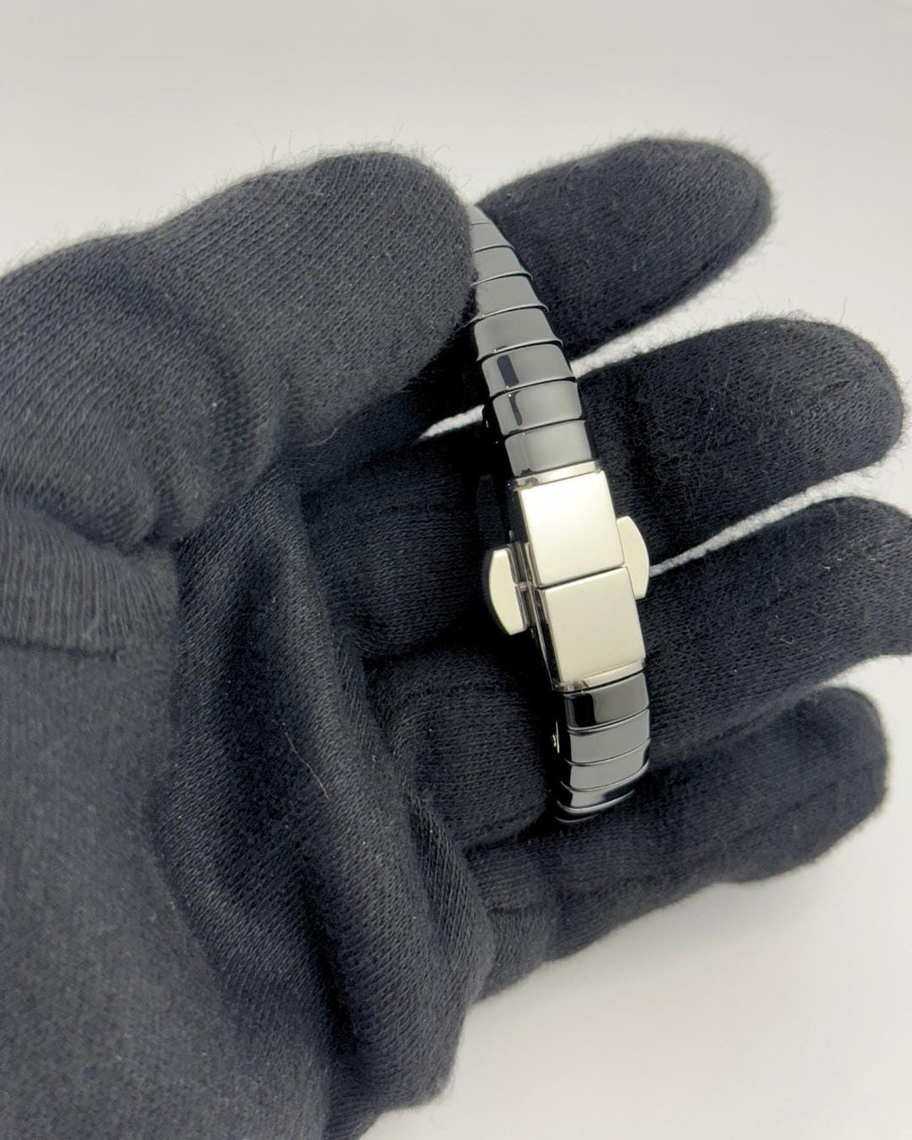 Luxury Black Stainless Steel Bracelet with Diamond-Cut Crystal Plate – Modern Unisex Adjustable Fashion Bangle (BLACKLUXE CRAFTS)