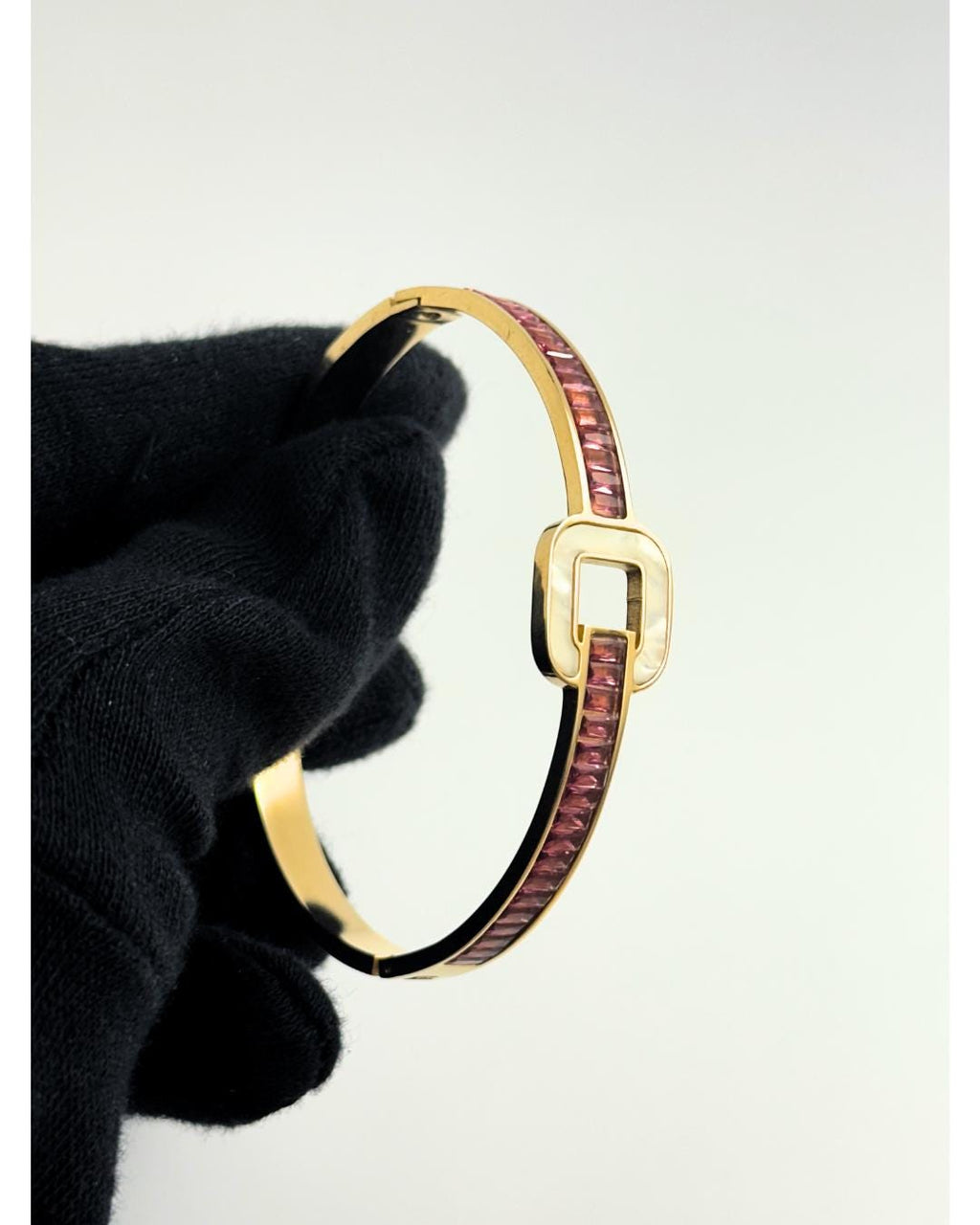 Elegant Gold-Plated Bangle Bracelet with Red Crystal Inlay and Buckle Design – Luxury Adjustable Fashion Jewelry for Women (BLACKLUXE CRAFTS)