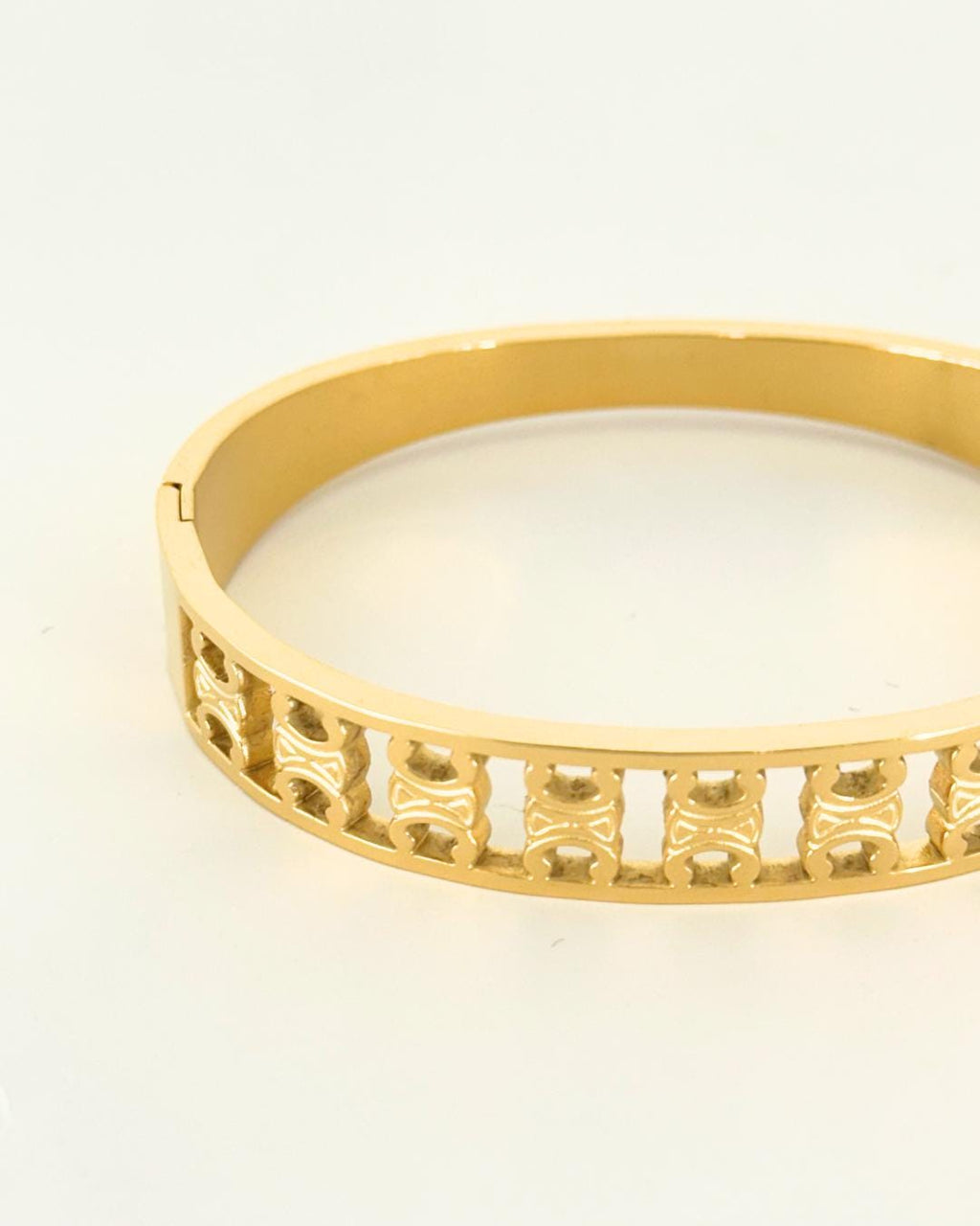 Elegant Gold-Plated Cutout Cuff Bracelet – Luxury Geometric Adjustable Bangle for Women’s Fashion & Special Occasions (BLACKLUXE CRAFTS)