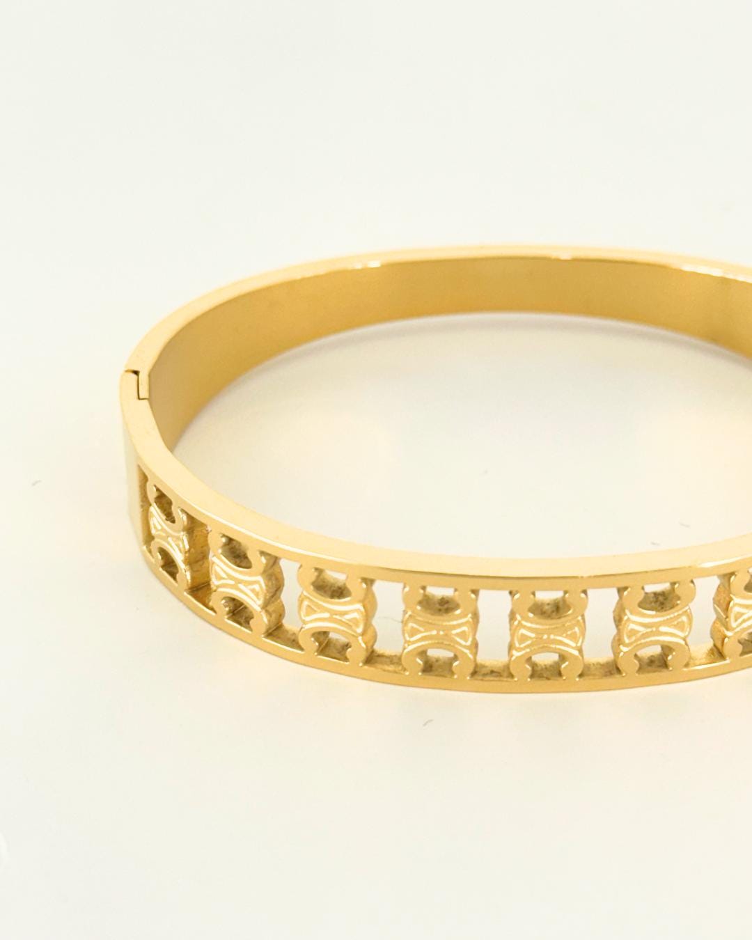 Elegant Gold-Plated Cutout Cuff Bracelet – Luxury Geometric Adjustable Bangle for Women’s Fashion & Special Occasions (BLACKLUXE CRAFTS)