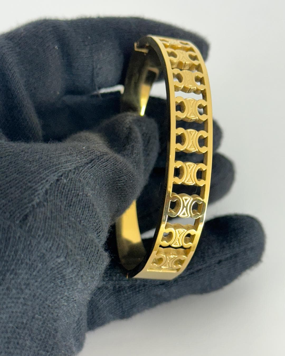 Elegant Gold-Plated Cutout Cuff Bracelet – Luxury Geometric Adjustable Bangle for Women’s Fashion & Special Occasions (BLACKLUXE CRAFTS)